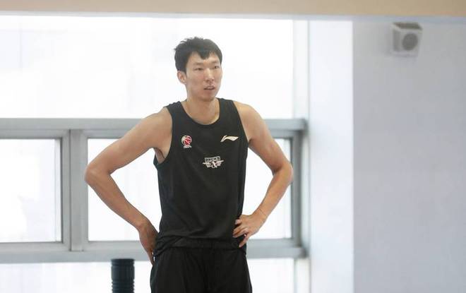 麟、胡明轩复出周琦对手受伤！CBA快讯郭