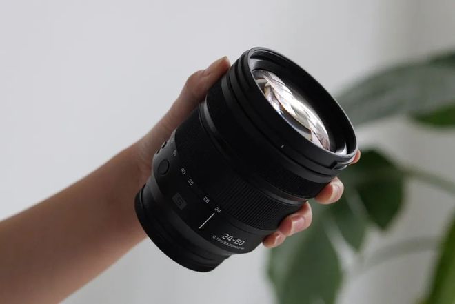及大光圈变焦镜头LUMIX S 24-60mm F28松下推出全画幅无反相机LUMIX S1M2S1M2E(图2)